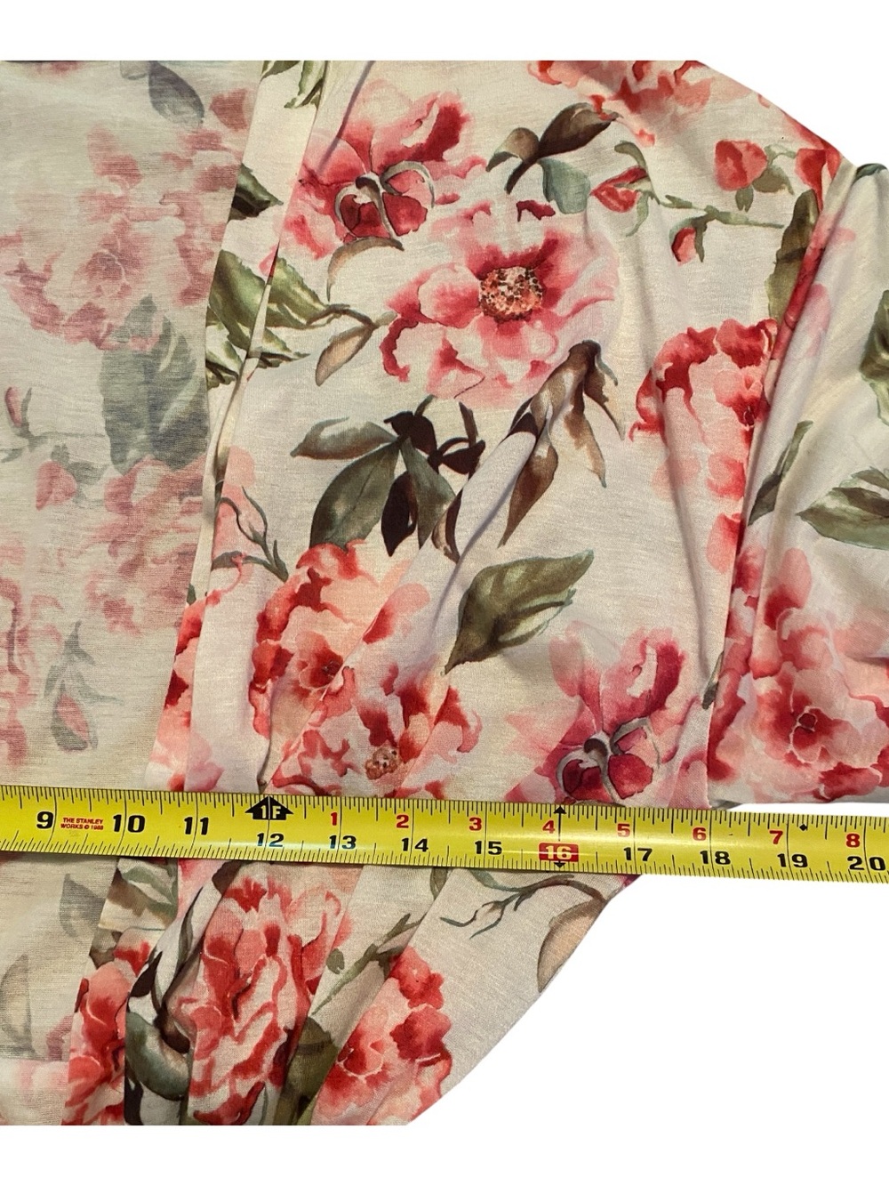Show Me Your MuMu Cream Multi-Color Floral Short Sleeve Tie-Waist Robe, One Size - Picture 5 of 7